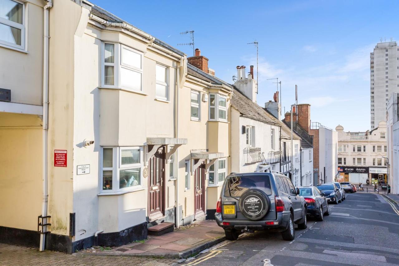 Modern Mews House With Free Parking Space, And Patio By Huluki Sussex Stays Hove Buitenkant foto